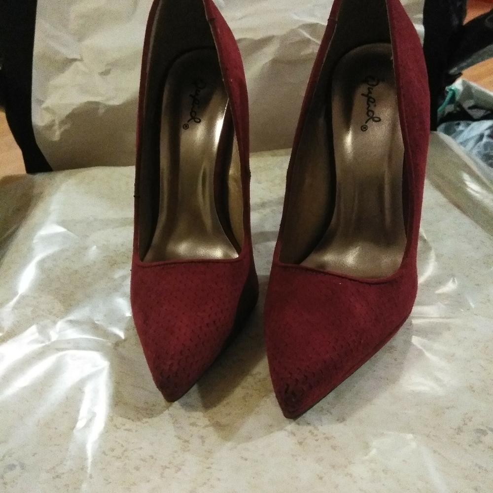 Shoes - Picture 2 of 3
